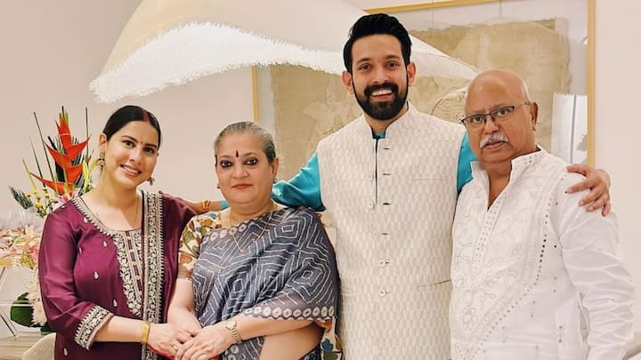 বিক্রান্ত জানিয়েছেন, মধ্যবিত্ত পরিবারে জন্ম তাঁর। যে টাকা বেতন পেতেন, মুম্বই শহরে তাতে গোটা মাস চালানো যেত না। আর্থিক অবস্থার জন্য বন্ধুদের কাছেও হাসির পাত্রে পরিণত হন তিনি। ছবি: ইনস্টাগ্রাম থেকে সংগৃহীত।