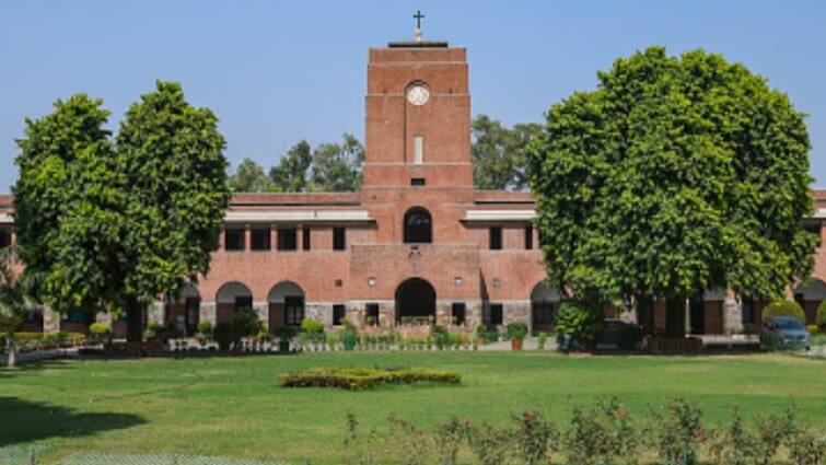 Over 100 St Stephen's College Students 'Barred' From Exams For Absence In Morning Assembly Over 100 St Stephen's College Students 'Barred' From Exams For Absence In Morning Assembly
