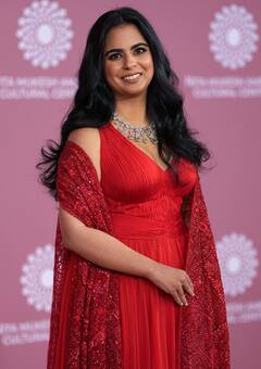 अंबानी फैमिली के पास हैं बेशकीमती गहने और एक्सेसरीज, कीमत इतनी है कि जानकर पैरों तले खिसक जाएगी जमीन