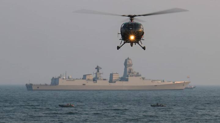 একসঙ্গে দুটো বিমানবহনকারী নৌ-তরী যোগ দিয়েছে মহড়ায়।। লোহিত সাগরে নিরাপত্তা পরিস্থিতির অবনতি নিয়ে ক্রমবর্ধমান বৈশ্বিক উদ্বেগ সহ একটি অস্থির ভূ-রাজনৈতিক পরিবেশের মধ্যে মহড়া অনুষ্ঠিত হচ্ছে।