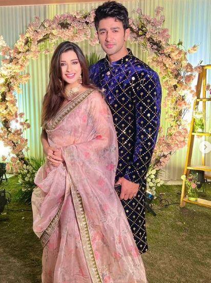 नायरा बनर्जी और निशांत मलकानी: ये दोनों 'रक्षाबंधन' के सेट पर मिले थे. इसके बाद निशांत बिग बॉस में आए और नाइरा 'खतरों के खिलाड़ी' जैसे रिएलिटी शोज में नजर आए. टाइम्स ऑफ इंडिया के एक इंटरव्यू में निशांत ने बताया कि हम अब पार्टनर नहीं है, अच्छे दोस्त हैं.