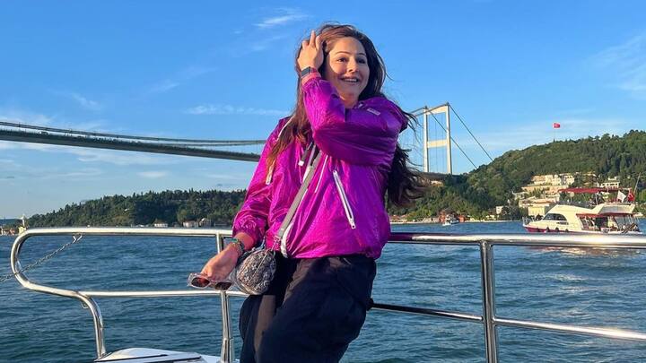 बता दें कि इंडिया गठबंधन में शामिल कांग्रेस और आप के बीच सीटों को लेकर कई दौर की बैठक हो चुकी है. हालांकि, बातचीत के बीच 7 जनवरी को अरविंद केजरीवाल ने गुजरात में आम आदमी पार्टी के मौजूदा विधायक चैतर वसावा के नाम का भरूच सीट के लिए ऐलान कर दिया.