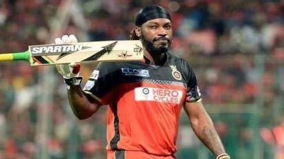 batting most sixes caree indian premier league Chris Gayle  rcb Chris Gayle IPL Record: IPL-ல் அதிக சிக்ஸர்...யாரும் நெருங்க முடியாத கிறிஸ் கெய்லின் சாதனை!