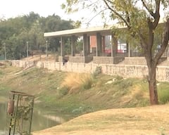 Chharodi Talav: લાકાર્પણના 8 મહિનામાં જ અમદાવાદનું છારોડી તળાવ થયુ સુકુ ભઠ્ઠ, 5 કરોડના ખર્ચે થયુ હતુ બ્યૂટીફિકેશન