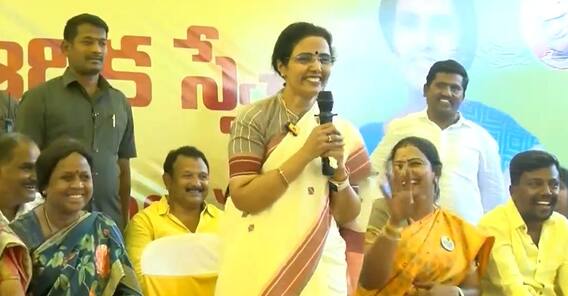 Nara Bhuvaneshwari on Kuppam Seat : చంద్రబాబు పనితీరుపై జోక్ వేసిన నారా భువనేశ్వరి | ABP Desam