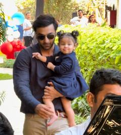 Jeh Ali Khan Birthday Bash: ब्लू फ्रॉक-दो चोटियां, बड़े भाई जेह की बर्थडे पार्टी में पहुंचीं रणबीर कपूर की प्रिंसेस राहा, क्यूटनेस पर फिदा हुए फैंस