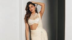 Janhvi Kapoor Photos: जान्हवी कपूरच्या ग्लॅमरस लूकची चर्चा; पाहा खास फोटो!