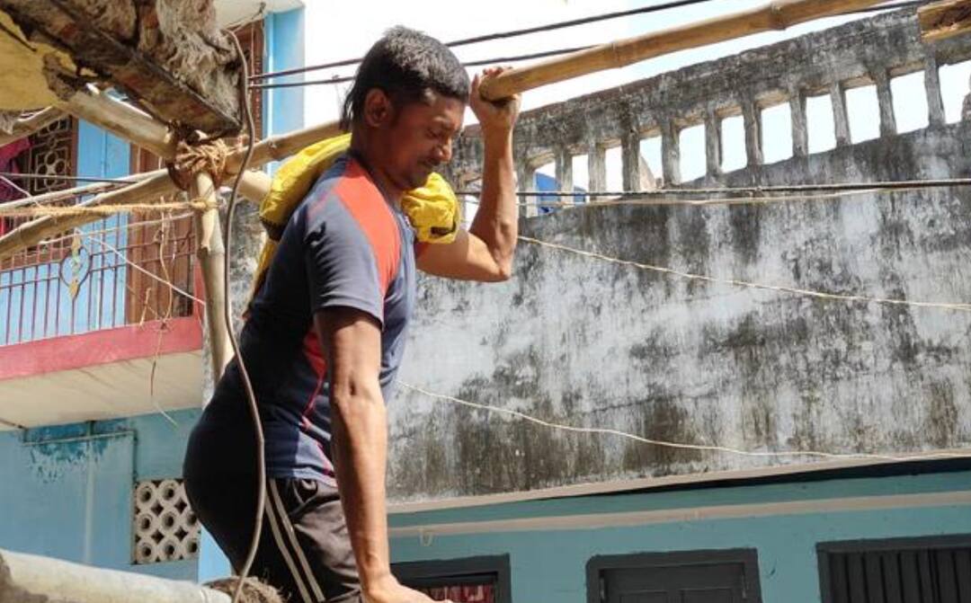 A poor mason got a job offer worth 1.37 lakhs bihar Business  News व्हायचं होतं सैनिक पण झाला गवंडी, आता मिळाली 1.37 लाख पगाराची ऑफर; बदलणार आर्थिक स्थिती 