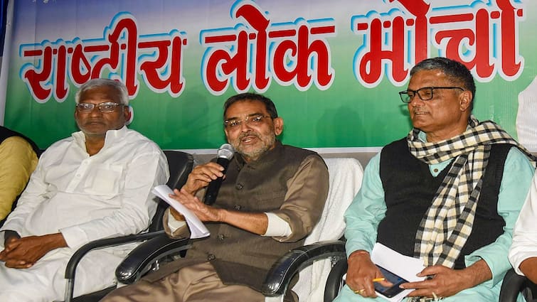 Upendra Kushwaha party RLM prepares for Jehanabad and Karakat Lok Sabha elections 2024 ann Upendra Kushwaha: उपेंद्र कुशवाहा की पार्टी ने इन दो सीटों पर ठोक दिया दावा, NDA में छिड़ेगी रार!