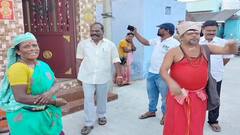 ஜக்கம்மா சொல்றா... குடுகுடுப்பை வேடத்தால் பெண்களிடம் மாட்டிக் கொண்ட திமுக பேச்சாளர்