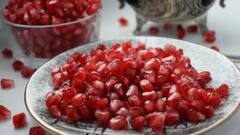 Foods for Hemoglobin : तुमच्याही शरीरात रक्ताची कमतरता असेल तर या खाद्यपदार्थांसोबत वाढवा हिमोग्लोबिनची पातळी !