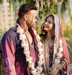 Divya Aggarwal Wedding: ਦਿਵਿਆ ਅਗਰਵਾਲ-ਅਪੂਰਵਾ ਦੇ ਵਿਆਹ ਦੀਆਂ ਤਸਵੀਰਾਂ ਵਾਇਰਲ, ਮਰਾਠੀ ਲੁੱਕ 'ਚ ਜੋੜੇ ਨੇ ਖਿੱਚਿਆ ਧਿਆਨ