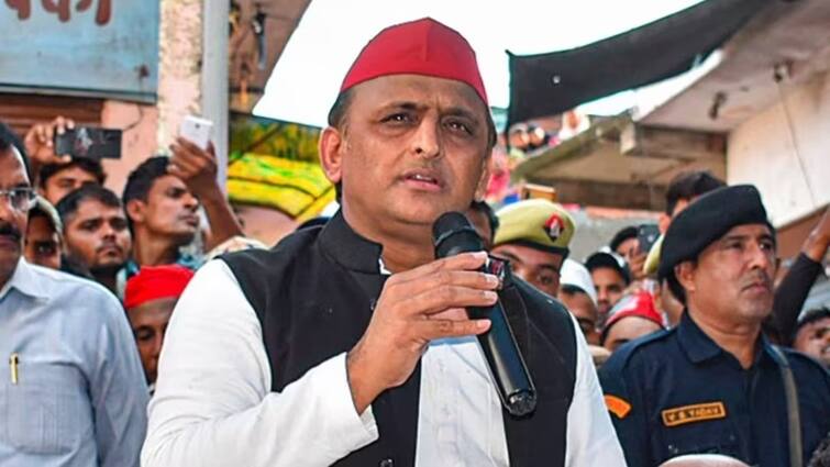 Akhilesh Yadav statement about naresh uttam patel meeting with raja bhaiya UP Politics: राजा भैया से बातचीत पर सपा अध्यक्ष अखिलेश यादव का बड़ा बयान, इस बात का किया इशारा