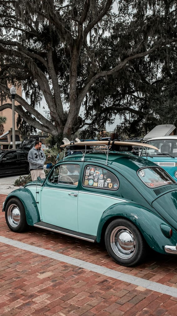 కారులో ఈ వస్తువులు పెట్టుకుంటే శుభప్రదం