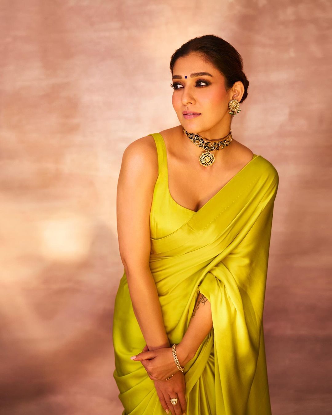 Nayanthara: தாதா சாகேப் பால்கே விருதுடன் கெத்து காட்டும் லேடி சூப்பர் ஸ்டார் நயன்; வைரலாகும் புகைப்படங்கள்