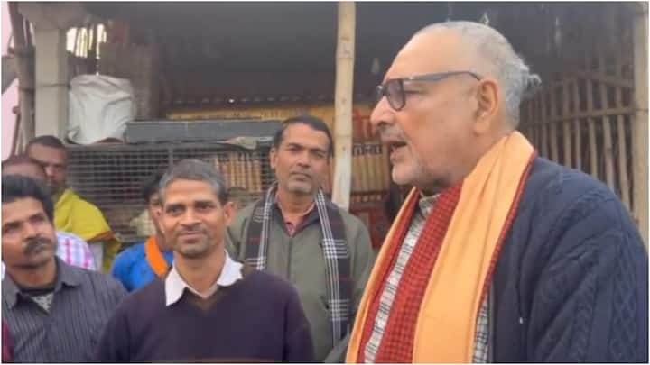 गिरिराज सिंह ने इस दौरान हिंदुओं के बीच झटका मीट का प्रचार किया है.