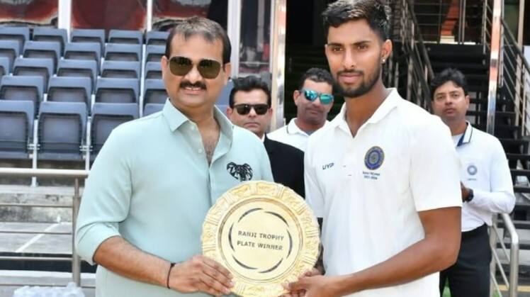ranji-trophy-2024-hyderabad-cricket-chief-offers-reward-bmw-car-1-crore-each-players Ranji Trophy: દરેક ખેલાડીને 1 કરોડ રોકડા અને એક BMW કાર, રણજી જીતનાર આ ટીમને મળશે ગીફ્ટ