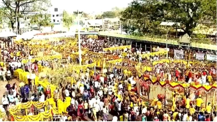 Medaram Jathara Seethakka Telangana Tribal Festival Sammakka Saralamma Draws Hundreds, PM Modi Sends Warm Wishes Medaram Jatara, India's Largest Tribal Festival Begins In Telangana. PM Modi Sends Wishes