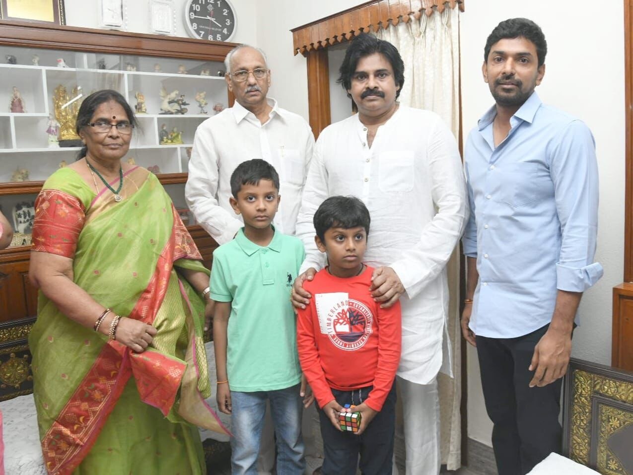 Pawan Kalyan: భీమవరంలో పవన్ కల్యాణ్ పర్యటన - టీడీపీ ముఖ్య నేతలతో సమావేశం, పోటీపై క్లారిటీ!