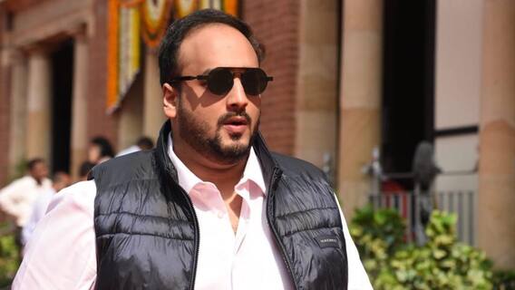 मुंबई यूथ कांग्रेस अध्यक्ष पद से हटाए गए जीशान सिद्दीकी, सोशल मीडिया पर कहा- 'जल्द ही...' मुंबई यूथ कांग्रेस अध्यक्ष पद से हटाए गए जीशान सिद्दीकी, सोशल मीडिया पर कहा- 'जल्द ही...'