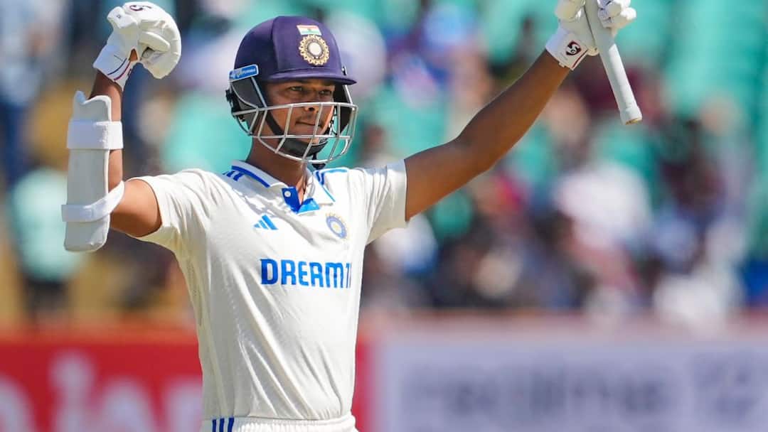 Jaiswal becomes fifth Indian to cross 600-run mark in a Test series get to know Yashasvi Jaiswal: শতরান মিস করেছেন, তবুও রাঁচিতে গাওস্কর, বিরাটের সঙ্গে এলিট লিস্টে নাম লেখালেন যশস্বী