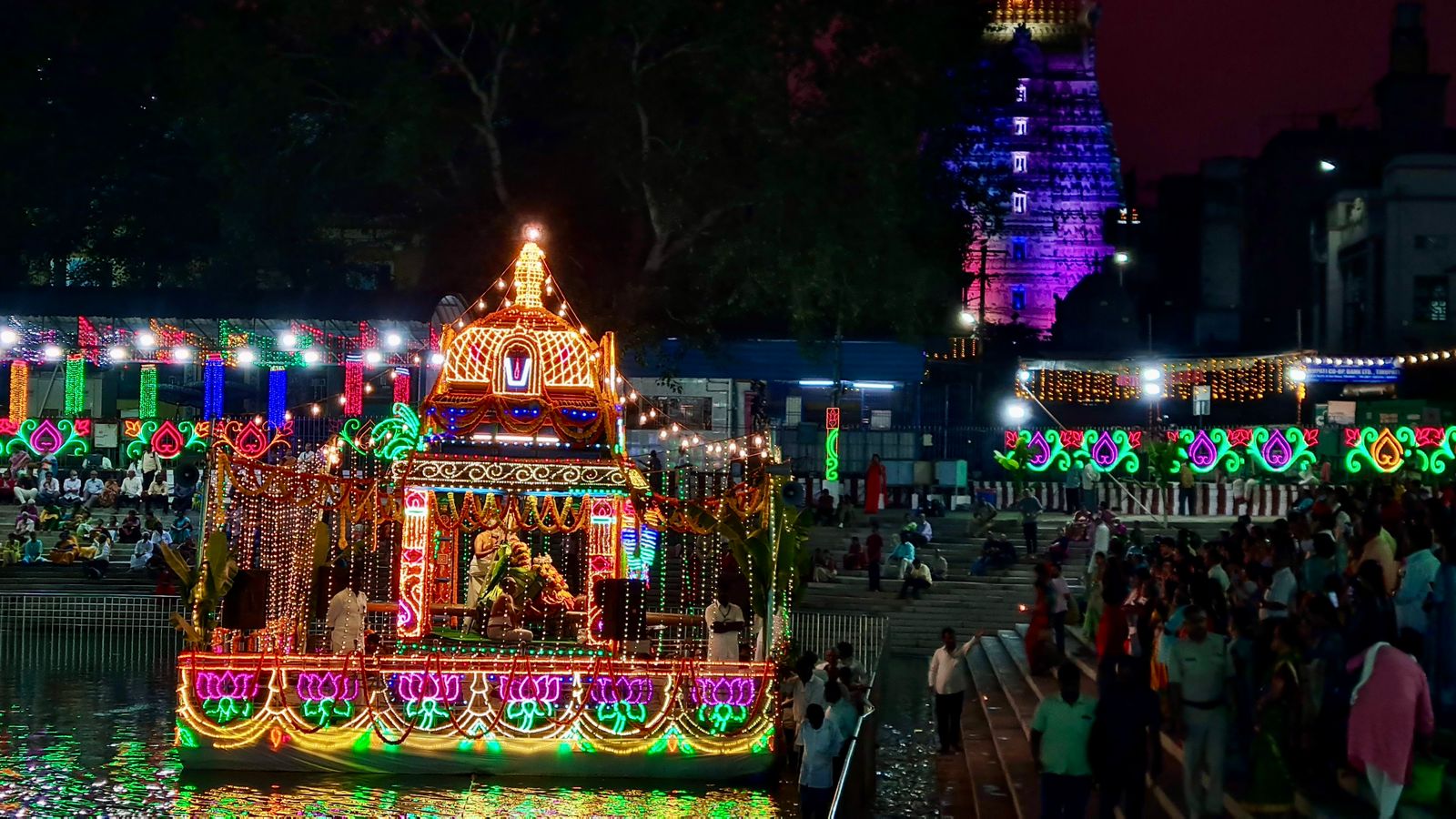 Tirupati News: తెప్పపై విహరించిన శ్రీ‌దేవి, భూదేవి స‌మేత శ్రీ గోవింద‌రాజ‌స్వామి - భక్తులకు కటాక్షం