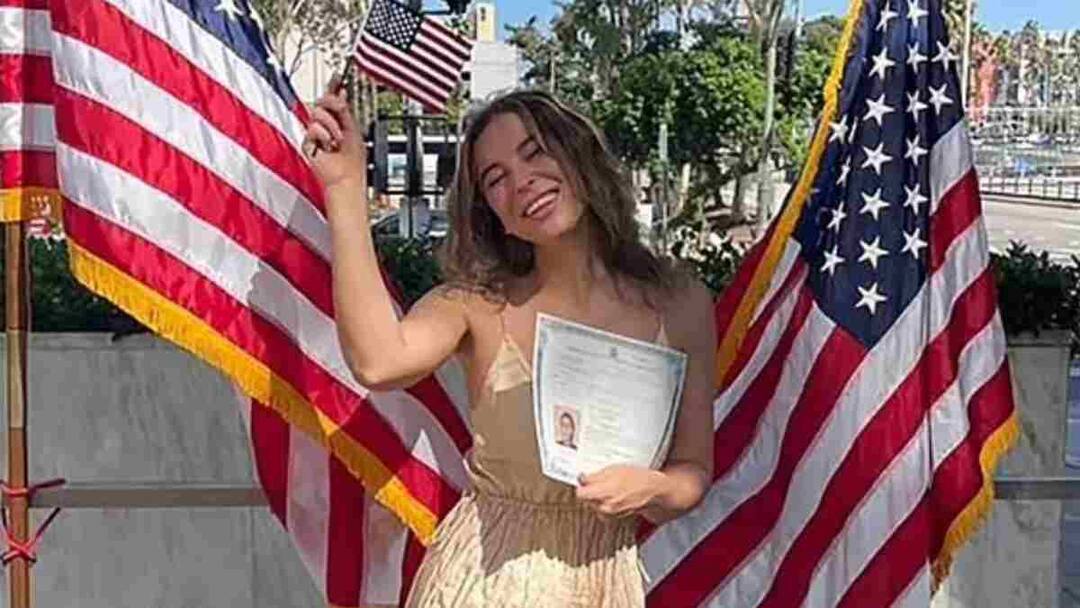 कौन है वो महिला, जिसकी वजह से रूस-अमेरिका में हो गई टेंशन, US ने दे डाली अपने नागरिकों को मास्को छोड़ने की सलाह Russia Arrest U.S Citizen Ksenia Karelina For Treason By Helping Ukraine कौन है वो महिला, जिसकी वजह से रूस-अमेरिका में हो गई टेंशन, US ने दे डाली अपने नागरिकों को मास्को छोड़ने की सलाह