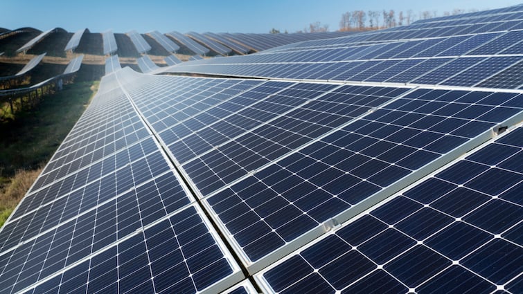 India Third Largest Ayodhya Solar Plant Spread started NTPC Built ann UP News: राम नगरी अयोध्या सोलर ऊर्जा से लैस, 165 एकड़ में बने प्लांट से 40 मेगावाट बिजली का होगा उत्पादन