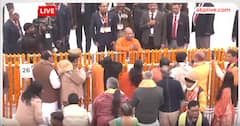 Ayodhya: मंत्रियों के साथ उत्तराखंड के सीएम धामी राम मंदिर पहुंचे.. और रामलला का लिया आशीर्वाद ।