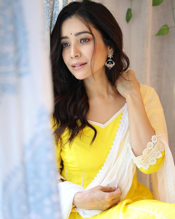 एक्ट्रेस ने आगे बताया कि उन्होंने बहुत सारे रिजेक्शन झेले हैं और फिर अच्छी स्क्रिप्ट तब उन्होंने काम करना शुरू किया.