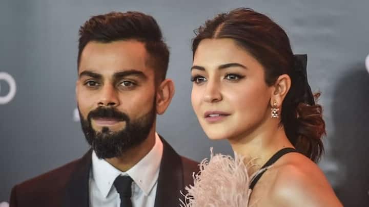 लेकिन क्या आप विराट कोहली और अनुष्का शर्मा की लव स्टोरी के बारे में जानते हैं. दरअसल, दोनों कपल की लव स्टोरी बेहद दिलचस्प है. (फोटो क्रेडिट- सोशल मीडिया)