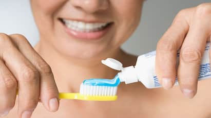 Toothbrush Uses: જો તમે લાંબા સમય સુધી તમારા દાંત સાફ કરવા માટે એક જ ટૂથબ્રશનો ઉપયોગ કરો છો, તો તેનાથી ચેપનું જોખમ ફેલાય છે અને તમે બીમાર પણ પડી શકો છો.