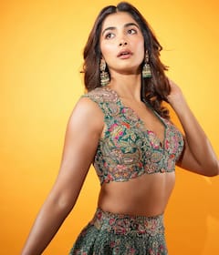 Pooja Hegde Photos: पूजा हेगडेच्या साधेपणाने वेधलं लक्ष; एथनिक लूकमध्ये शेअर केले फोटो!