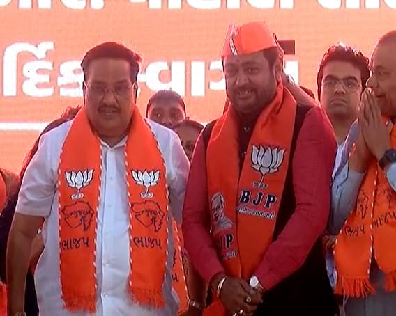 Vadodara: લોકસભા ચૂંટણી પહેલા રાજ્યના આ પૂર્વ ધારાસભ્યએ કેસરીયો ધારણ કર્યો