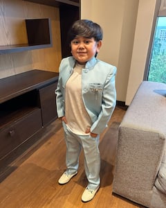 Abdu Rozik Net Worth: सोने का जूता पहनते हैं अब्दु रोजिक, घर की छत पर बना रखा है हेलीपैड, जानें 3 फुट के रईस सिंगर की नेटवर्थ