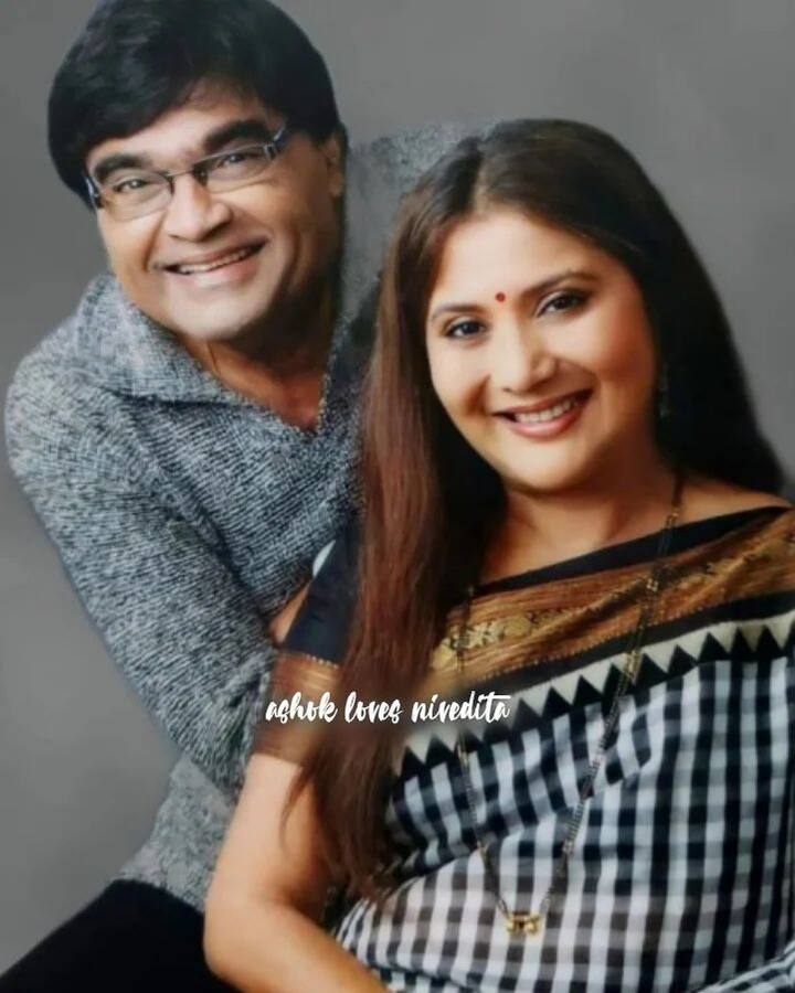 पण याच प्रवासाचा यथोचित सन्मान करण्यासाठी राज्य सरकारनं अशोक सराफांना महाराष्ट्र भूषण पुरस्कार जाहीर केलाय.भन्नाट टायमिंग, भूमिकेतलं वैविध्य आणि सहजता या जोरावर अशोक सराफ यांनी रंगमंच, चित्रपट आणि मालिका या तिन्हींमध्ये आपला ठसा उमटवला.अशा या दिग्गज अभिनेत्या कारकिर्दीचा प्रवास जाणून घेऊयात. (photo:nivedita_ashok_saraf/ig)