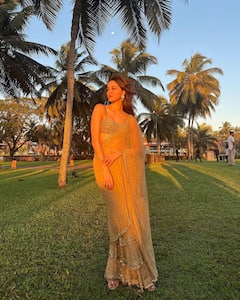 Ananya Panday Photos: లైగర్ పిల్ల చీరకడితే ఇట్లుంటది!