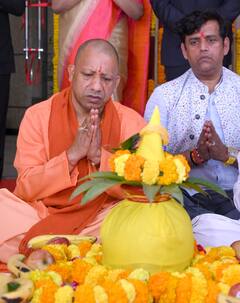 In Pics: पहली बार केंद्रीय मंत्री निर्मला सीतारमण का गोरखपुर दौरा, CM योगी की शान में पढ़े कसीदे, देखें तस्वीर