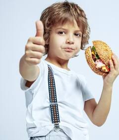 Kids Health: ਬੱਚੇ ਹੋ ਗਏ ਜੰਕ ਫੂਡ ਖਾਣ ਦੇ ਆਦੀ, ਛੁਟਕਾਰਾ ਪਾਉਣ ਲਈ ਅਪਣਾਓ ਇਹ ਟਿਪਸ, ਨਹੀਂ ਤਾਂ ਹੋਏਗਾ ਵੱਡਾ ਨੁਕਸਾਨ