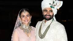 নববধূ রকুলপ্রীতকে চুম্বন স্বামীর.. পাপারাৎজিরা বলছেন, 'জ্যাকি কি দুলহানিয়া'