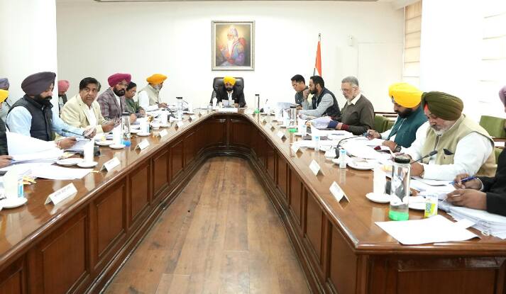 Punjab Cabinet take important decisions changes in the replacement policy of teachers, double the pension of war widows abpp Punjab Cabinet Meeting: ਪੰਜਾਬ ਕੈਬਨਿਟ ਨੇ ਅਹਿਮ ਫੈਸਲਿਆਂ 'ਤੇ ਲਾਈ ਮੋਹਰ, ਅਧਿਆਪਕਾਂ ਦੀ ਬਦਲੀ ਨੀਤੀ 'ਚ ਬਦਲਾਅ, ਜੰਗੀ ਵਿਧਵਾਵਾਂ ਦੀ ਪੈਨਸ਼ਨ ਡਬਲ