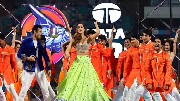 In Pics: વિમેન્સ પ્રીમિયર લીગની ઓપનિંગ સેરેમનીમાં શાહરૂખ ખાન કરશે પરફોર્મ