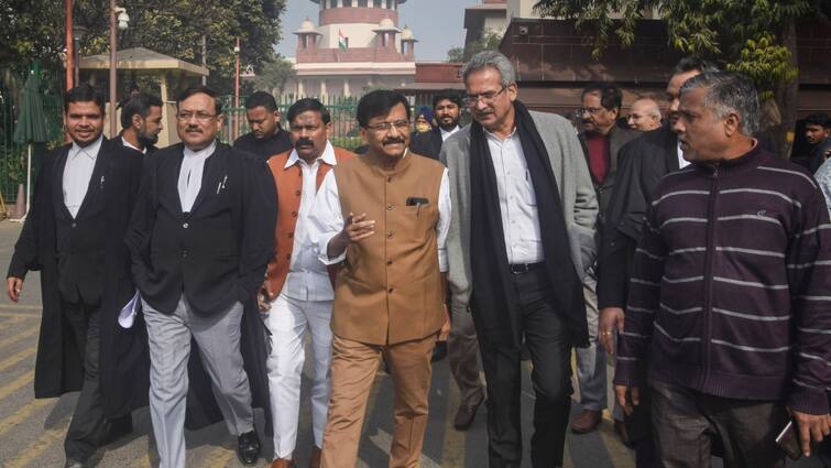 Uddhav Thackeray Rajya Sabha Former MP Anil Desai PA Dinesh Bobhate in Trouble after CBI ED registered Money Laundering Case Money Laundering Case​: उद्धव गुट के पूर्व सांसद अनिल देसाई के पीए पर ED की कार्रवाई, इस मामले में दर्ज किया केस