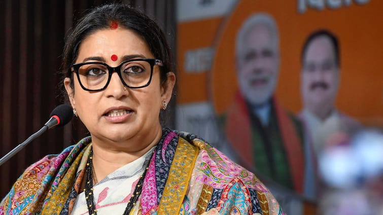 Lok Sabha Election 2024 UP Union Minister Smriti Irani Griha Pravesh new residence in Amethi Lok Sabha Election 2024: अमेठी में घर बनवाकर स्मृति ईरानी ने दिया बड़ा सियासी संदेश, जनता को दिया वादा किया पूरा