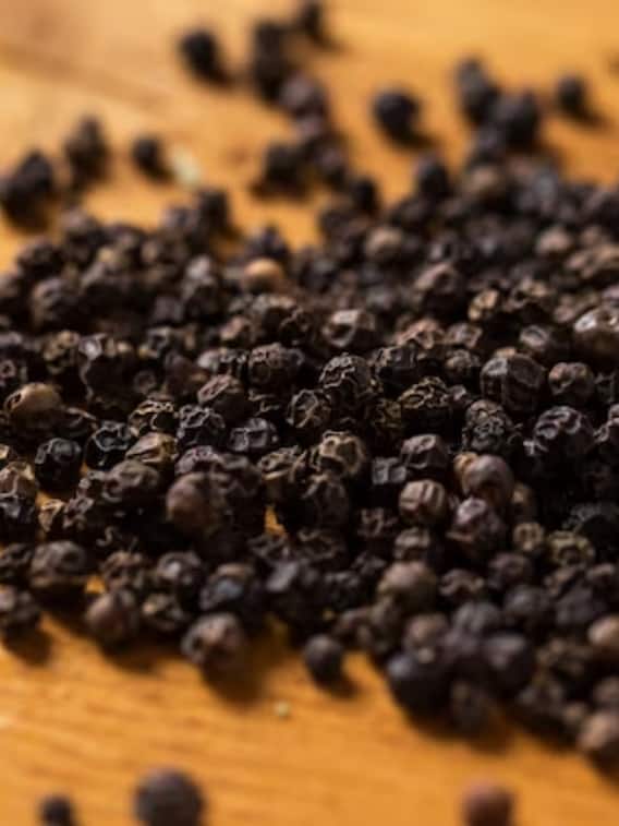 सबसे सस्ती काली मिर्च कहां मिलती है