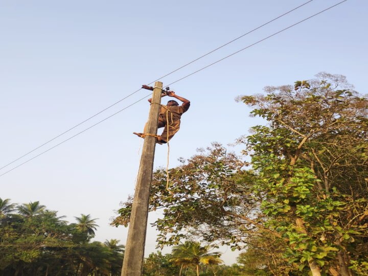 ABP Nadu Impact: மதுபாட்டில் கொண்டு கட்டப்பட்ட மின்கம்பி; ஏபிபி நாடு செய்தி எதிரொலியால் மின்வாரியம் எடுத்த நடவடிக்கை