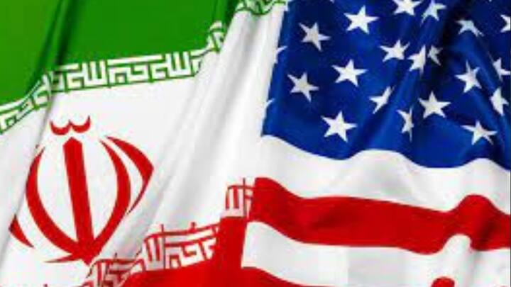 আন্টার্কটিকা চুক্তিতে স্বাক্ষরকারী দেশগুলি হল, আমেরিকা, ব্রিটেন, ফ্রান্স, জাপান, ভারত, চিন, রাশিয়া, ব্রাজিল, আর্জেন্টিনা, চিলি, অস্ট্রেলিয়া, নিউজিল্যান্ড। ওই চুক্তি অনুযায়ী, শান্তিপূর্ণ কাজে আন্টার্কটিকাকে ব্যবহার করা যাবে। কিন্তু সামরিক কাজকর্ম, অস্ত্র পরীশ্রা, পরমাণু বিস্ফোরণ বা তেজস্ক্রিয় বর্জ্য ফেলা একেবারে নিষিদ্ধ। ছবি: ফ্রিপিক