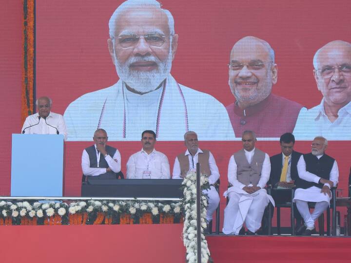 Gujarat Chief Minister Bhupendra Patel addresses the members of the co-operative dairy union at Narendra Modi Stadium in Ahmedabad.  (Photo: X/@Bhupendrapbjp)