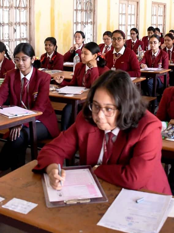 यूपी बोर्ड परीक्षा में पिछले साल के टॉपर को कितने नंबर मिले थे