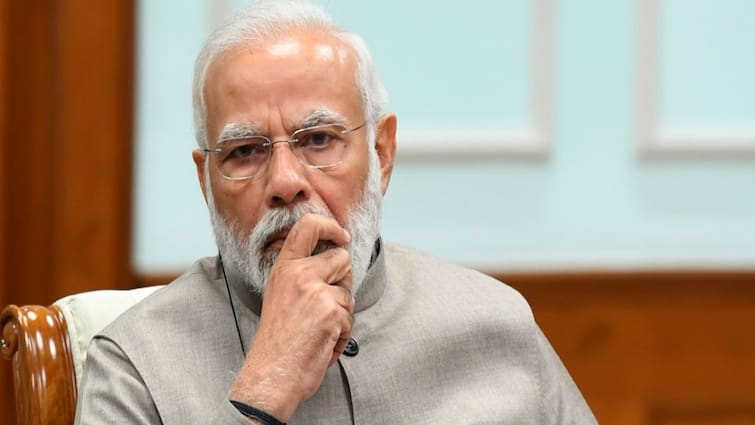 PM Modi: ”என் மேல சேற அள்ளி வீசுறாங்க Congress Abused My Cast Has No Agenda For Country PM Modi In Gujarat PM Modi: ”என் மேல சேற அள்ளி வீசுறாங்க